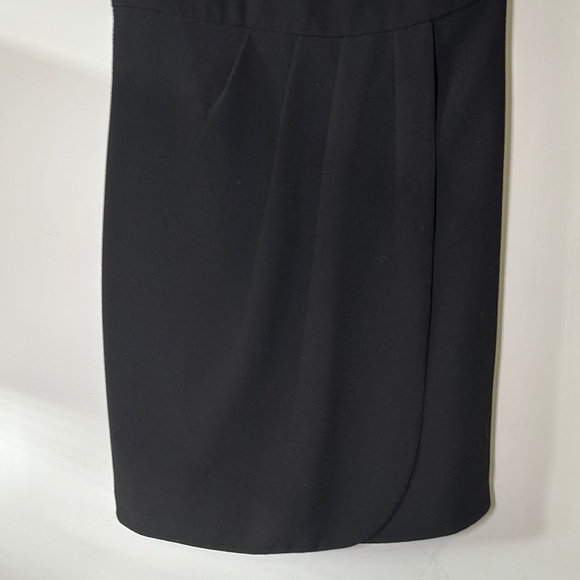 Club Monaco Black Sheath Mini Dress Scoop Neck Hidden Zipper Back Size:4/W:28 - Picture 3 of 9